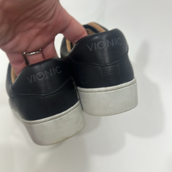 Vionic Ellis Black sneakers size 7.5 - Picture 4 of 9